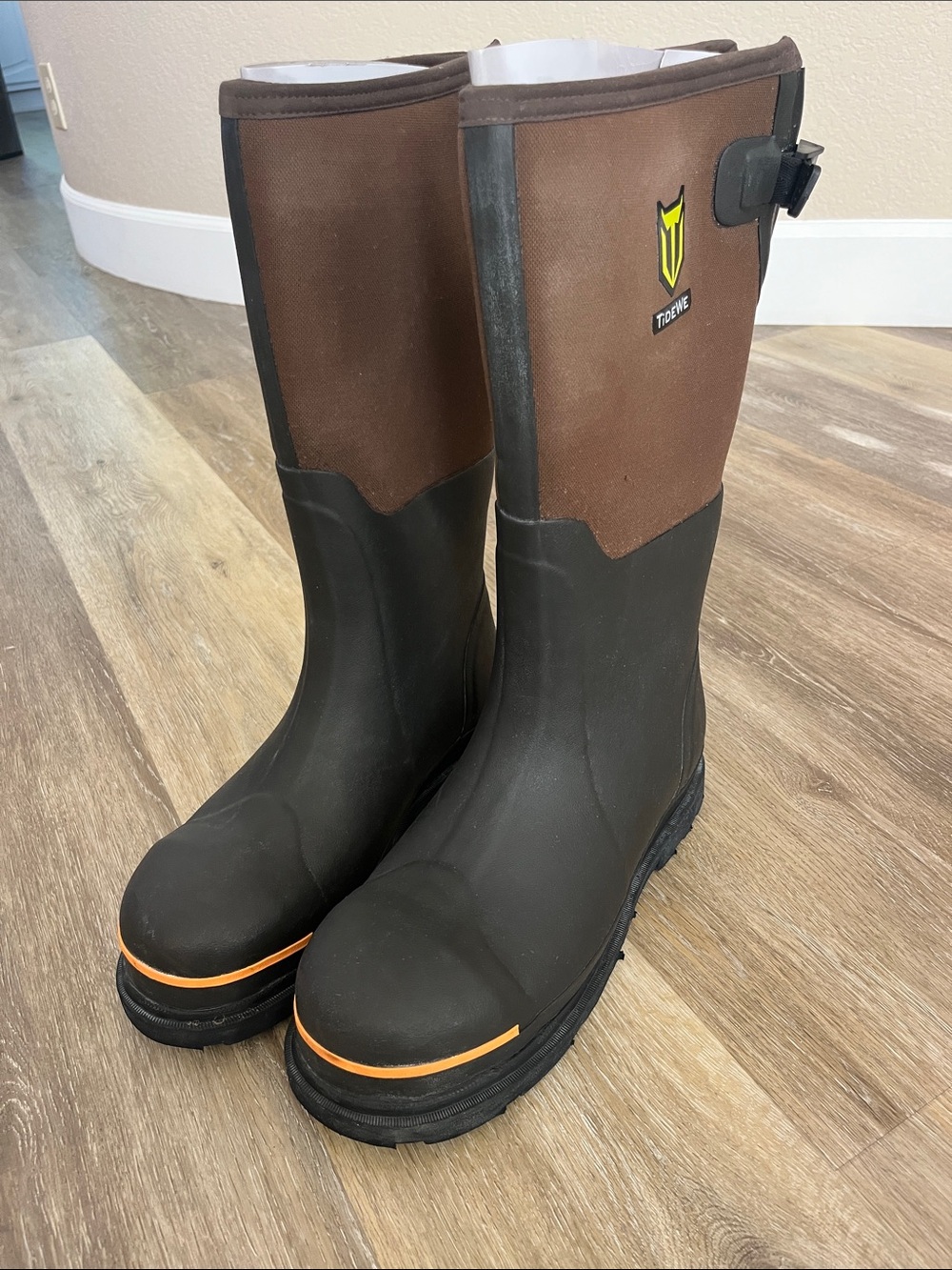 TIDEWE Men’s Steel Toe Rubber Work Boots Size 10
